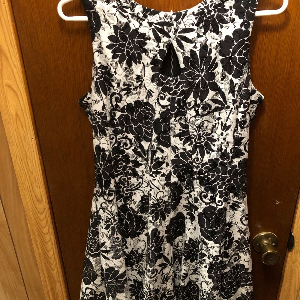 Floral dress. Black and white